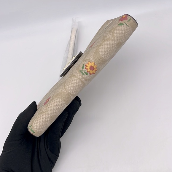 Coach Tech Wallet In Signature Canvas With Nostalgic Ditsy Print - Picture 5 of 15